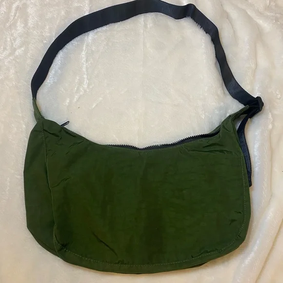 BAGGU Bay Laurel Medium Crescent Bag - Picture 9 of 15